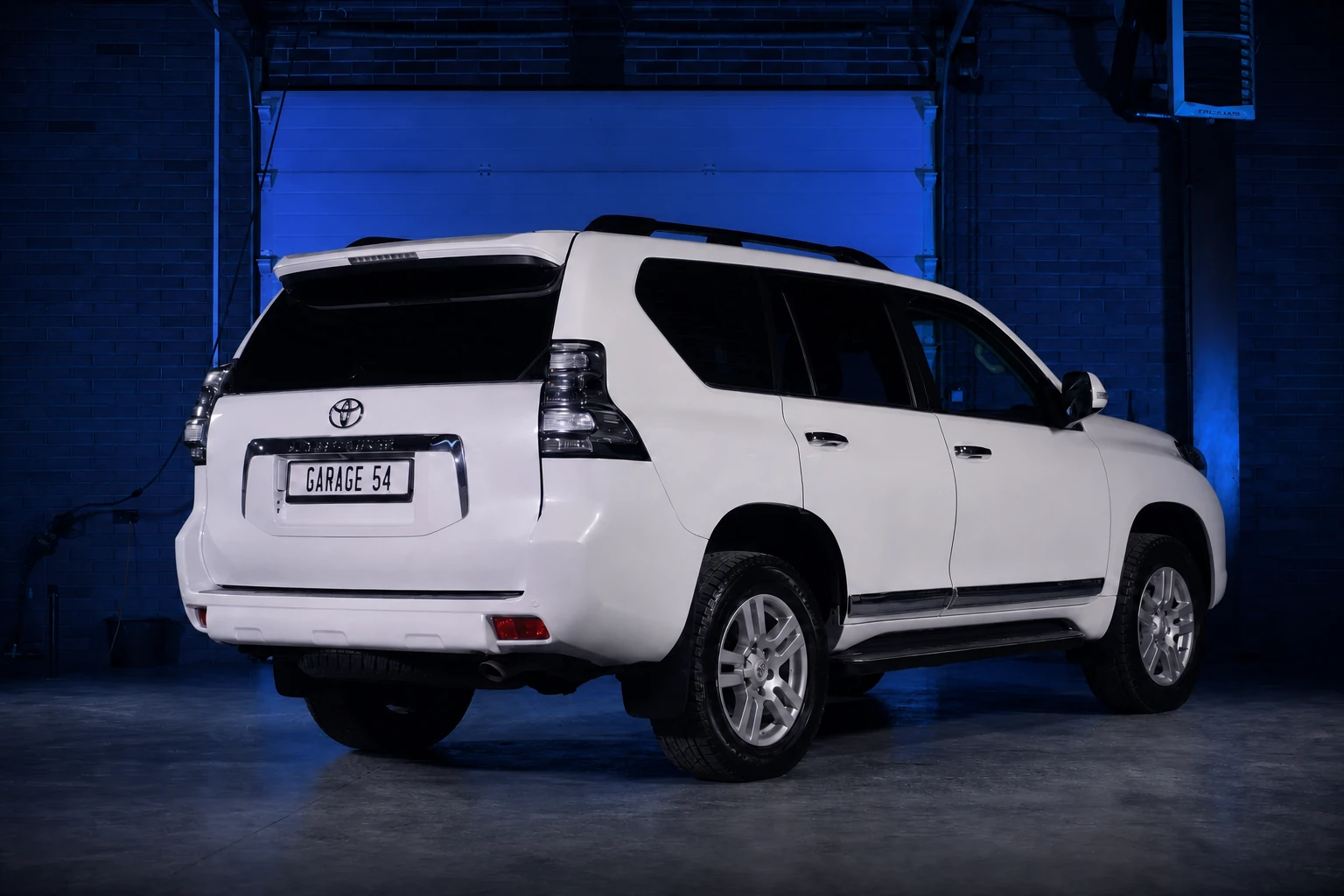 Toyota Land Cruiser Prado 150, вид сзади